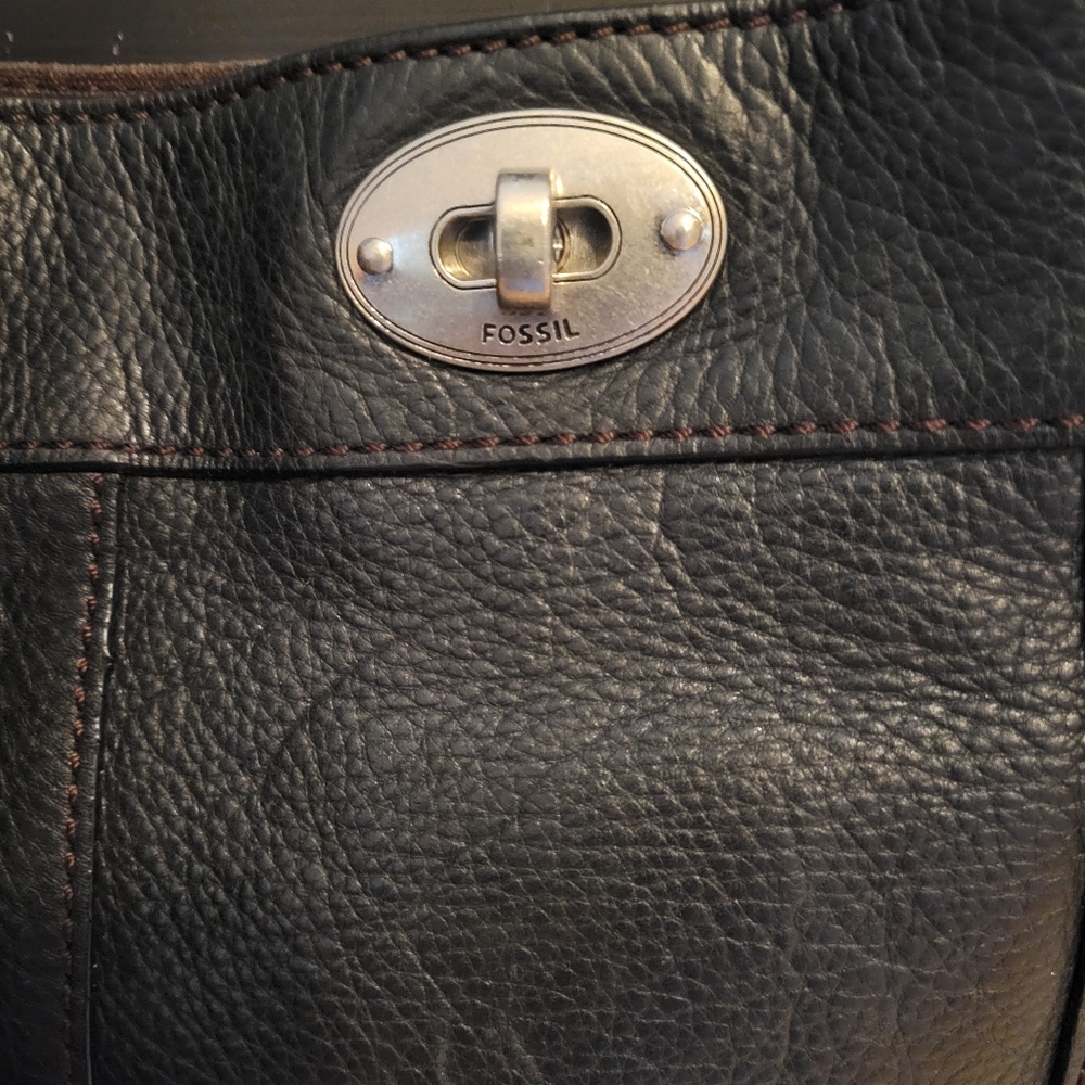 Fossil Hobo Handbag With Removable Crossbody Strap - image 3